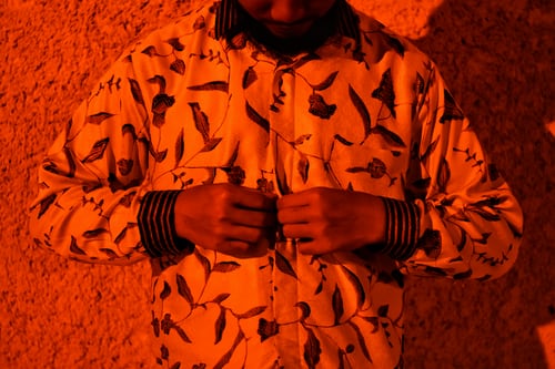 mencuci batik