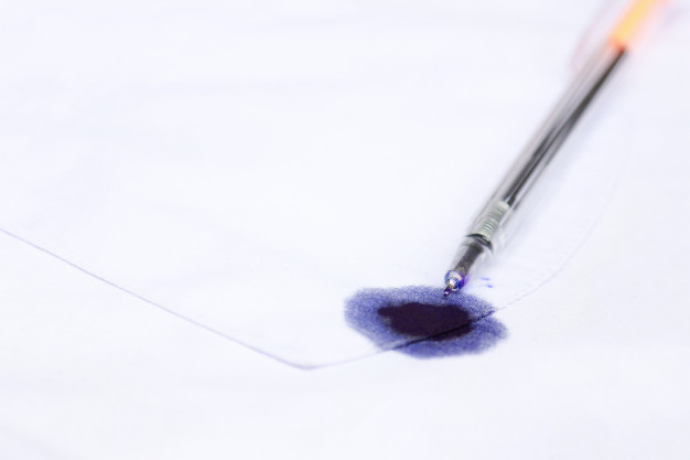 menghilangkan noda tinta