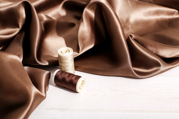 Berikut Tips Terbaik Mencuci Baju Sutra