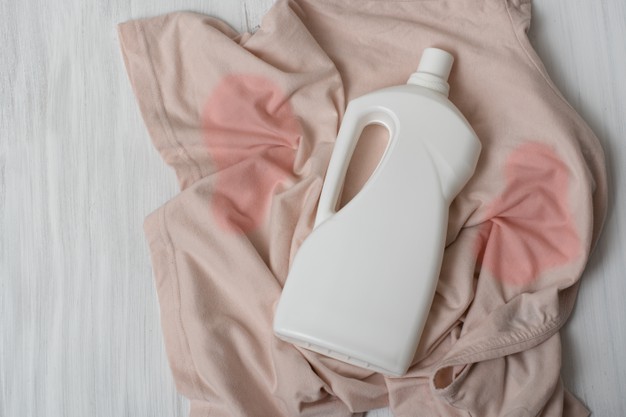 7 Bahan untuk Mengatasi Pakaian Kena Luntur