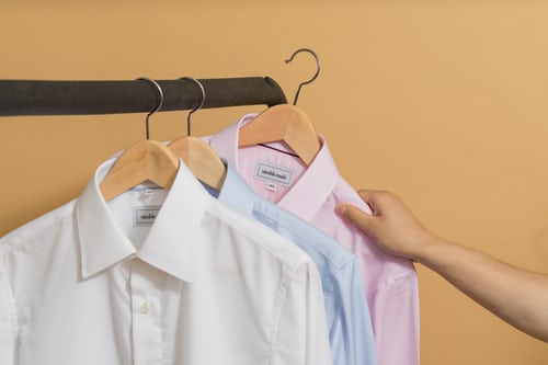 Mengatasi Noda pada Kerah Baju dengan Tepat