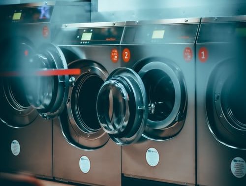memilih mesin cuci laundry