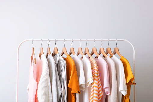 merawat baju warna pastel